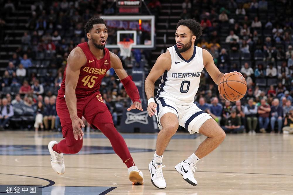 了一个截然 了一个截然